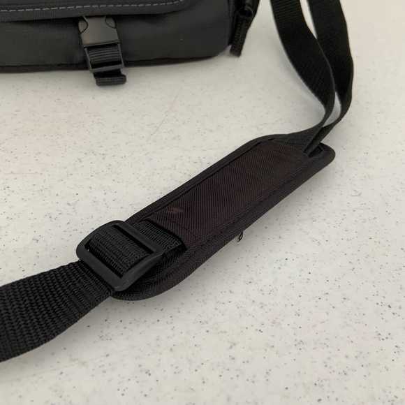 Sony Soft Case Small Camera Travel Carrying Bag in Black - Picture 2 of 15